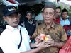 Lazis Muhammadiyah Jatim Bagikan Daging Kurban Kalengan