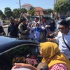 Demo Sistem Zonasi di Grahadi Diwarnai Penghentian Mobil Pelat Merah