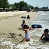 Berlibur ke Gresik, Mampirlah ke Pantai Dalegan yang Menawan