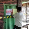 Jadi Tempat Prositusi, Satpol PP Mojokerto Segel Warung Remang-Remang