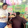 Jumat Berkah, Warung di Kota Blitar Bagikan Ratusan Porsi Nasi Gratis