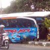 Bus Jurusan Blitar Hantam Pagar Rumah, Seluruh Penumpang Selamat
