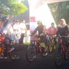 Dua Ratusan Perempuan Berkebaya di Banyuwangi Ramaikan Balap Sepeda