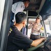 Pastikan Layak Jalan, Dishub dan Lantas Polres Probolinggo Ramp Check Kendaraan Pariwisata