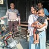Cerita di Balik Bocah Viral dalam Keranjang Motor