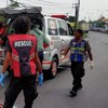 Hindari Truk Mogok, Pemotor Ini Tertabrak Truk Lain di Jalan Raya Trowulan