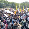 Massa Aksi Demo PMII Jember Kecewa Tidak Ditemui Bupati