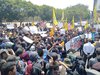 Massa Aksi Demo PMII Jember Kecewa Tidak Ditemui Bupati