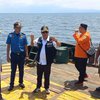 Pj Bupati Probolinggo Tinjau Perbaikan Pipa PDAM yang Putus di Bawah Laut Gili Ketapang