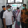 Menko PMK Minta Laboratorium PCR di RSUD Caruban Lebih Maksimal 
