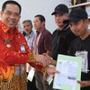 Pemkot Probolinggo Berikan E-BKP pada Puluhan Nelayan