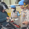 Kapolres Lamongan Tegakkan Disiplin Internal lewat Pemeriksaan Kendaraan Personel