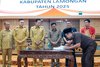 Pemkab dan DPRD Lamongan Sahkan Tujuh Raperda Tahun 2025