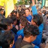 Mahasiswa dan Polisi Saling Dorong Saat Demo di Kantor Wali Kota Probolinggo