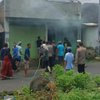 Diduga Korsleting, Suzuki Carry yang Parkir di Garasi Rumah Terbakar