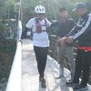 Gus Haris Cek Perbaikan Jembatan Penghubung Desa Condong dan Brabe 
 