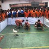 Serunya Lomba Tangkap Ayam Napi Lapas Mojokerto Peringati HUT RI ke-80