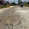 Jalan Provinsi di Sampang Rusak dan Berlubang, Ancam Keselamatan Pengendara 