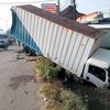 Bus Mira Seruduk Truk Parkir di Jombang, Tiga Korban Terluka