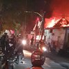 Lupa Matikan Kompor, Rumah dan Toko Pakan Burung Dekat Pasar Legi Jombang Terbakar