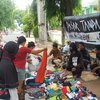 Para Pemuda Ini Buka Lapak Pasar Tanpa Uang, Bagikan Barang bagi Masyarakat Tak Mampu