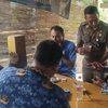 Asyik Ngopi di Warung Saat Jam Kerja, 17 Pegawai Pemkab Gresik Terjaring Razia