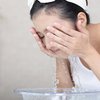 4 Alasan Mengapa Harus Membersihkan Wajah di Malam Hari Sebelum Tidur