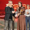 Kado Spesial HUT ke-105, Ambyar Award 2023 Bikin Warga Kota Mojokerto Larut Goyang Bareng Artis Papan Atas 