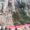 Menariknya Pengibaran Merah Putih di Tebing Ketinggian 74 Meter