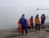 Tim SAR Kerahkan Perahu Karet Cari Pemuda yang Hilang di Pantai Gending Probolinggo