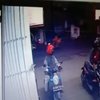 Tak Sampai Semenit, Motor Dicuri saat Konsumen Belanja di Toko Waralaba