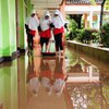 Tergenang Banjir Ribuan Siswa SD dan SMP di Situbondo Tak Bisa Sekolah