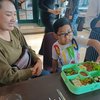 Lomba Dekorasi Bento di Surabaya Jadi Ajang Kekompakan Ibu dan Anak