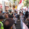 Aksi Tolak Perang Hastag di Depan KPU Jatim