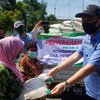 Bantuan 600 Paket Beras untuk Warga Terdampak Covid-19 di Probolinggo