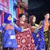 Finalis Cak dan Ning Wajib Kenalkan Mofif Batik Khas Surabaya 