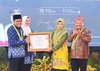 Istri Bupati Situbondo Terima Penghargaan Bunda PAUD Dedikatif-Inspiratif
