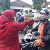 Dinkes Periksa Suhu Badan Pengguna Jalan Perbatasan Ponorogo-Madiun