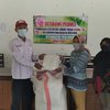 Mantan Pekerja Migran Sumbang Baju Pelindung Covid untuk PMI Jember