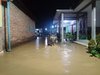 Hujan dan Angin Kencang Sebabkan Pohon Tumbang hingga Banjir Bandang