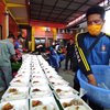 Kampung Ditutup akibat Covid, Warga Sidomulyo Mojokerto Dipasok Makanan Siap Saji