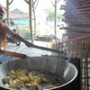 Harga Minyak Goreng Naik, Penghasilan Perajin Kerupuk <em>Samiler</em> Menurun