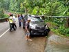 Tertimpa Dahan Pohon dan Tabrak Jembatan di Trawas, Sopir Mobil Tewas
