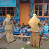 Sempat Disegel Pemilik Tanah, Siswa PAUD di Probolinggo Belajar di Teras