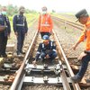  

KAI Daop 8 Inspeksi Jalur Kereta di Mojokerto hingga Surabaya