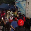 Penerangan Jalan Kurang, Kernet Truk Terjepit setelah Tabrak Truk Lain