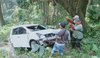 Mengantuk, Mobil Dikemudikan Pemuda Terjun ke Jurang di Jalur Cangar-Pacet