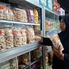 Menjelang Lebaran, Penjualan Kue Kering di Banyuwangi Melonjak Drastis