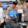 Berharap Berkah Ramadan, Polres Probolinggo dan Wartawan Bagi Takjil