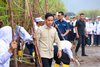 Di Kebun Tebu Jolondoro Banyuwangi, Gibran Janji Selesaikan Masalah Pertanian
